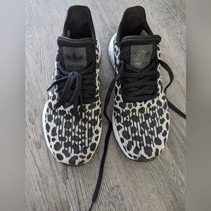 adidas swift run cheetah